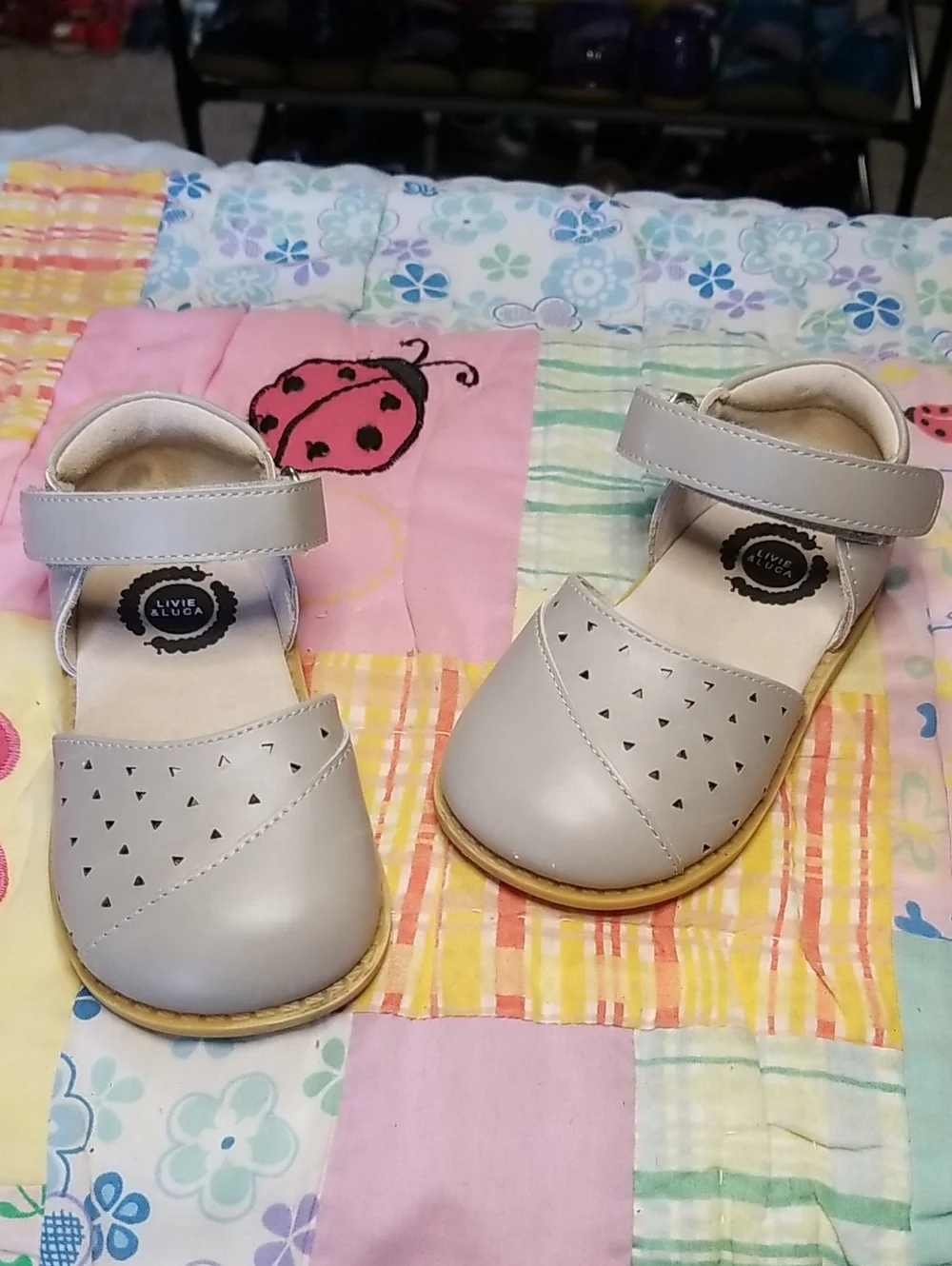 Livie & Luca Light Gray Leather Mary Jane Shoes with Strap Size 5 Luna